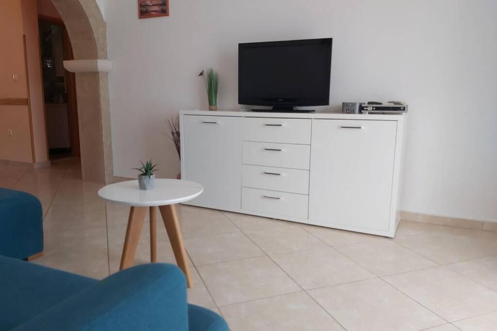 Beautiful Apartment 80 M From The Sea Marusici  Ngoại thất bức ảnh